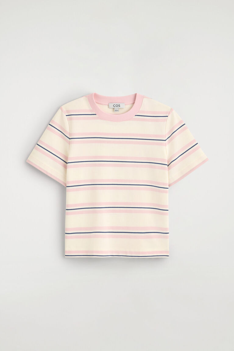 เสื้อยืดทรงตรงเรียบหรู