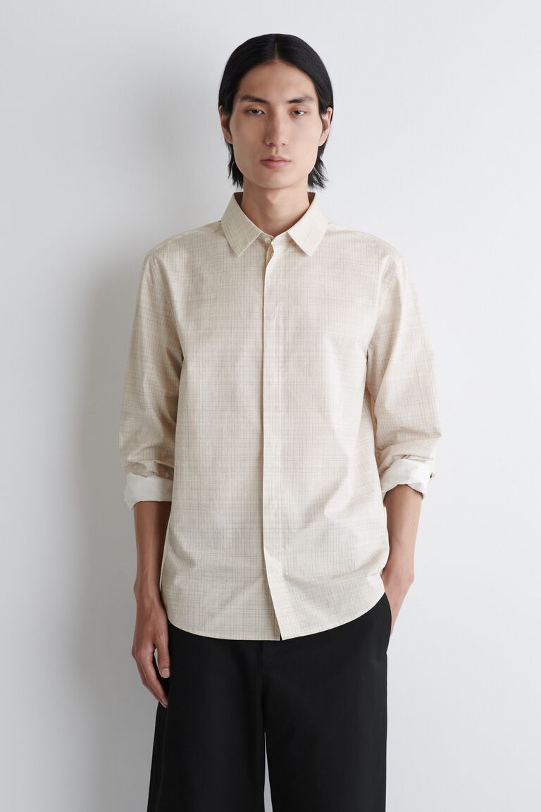 เสื้อเชิ้ตคอตตอนทรงสบาย