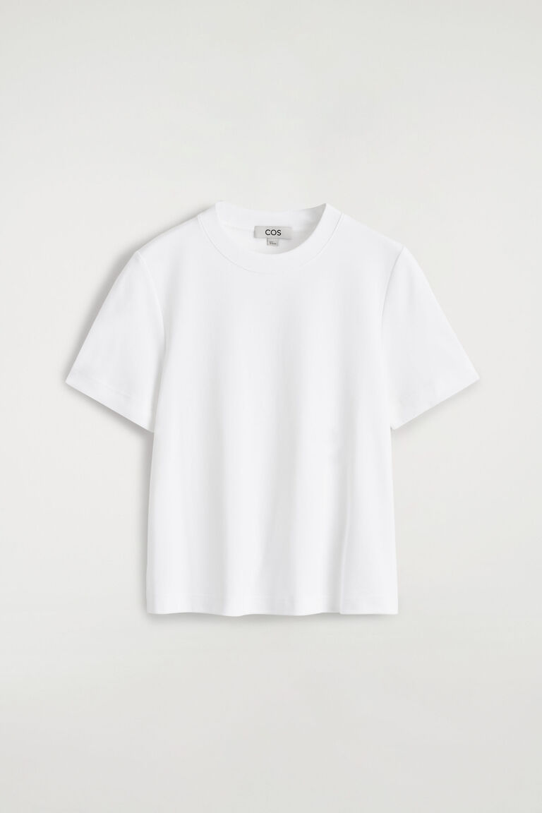 เสื้อยืดทรงตรงเรียบหรู