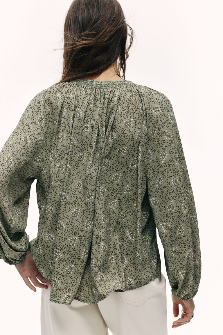 マガシーク MAGASEEK French sleeve blouse （グリーン） マガシーク MAGASEEK French sleeve blouse （グリーン