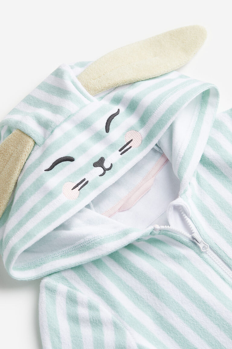 Hooded dressing gown