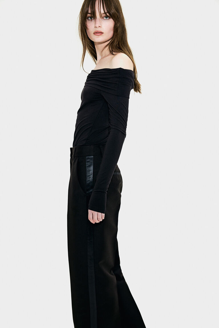 新品　試着のみ　 Mother OFF SHOULDER TOP 黒 Black Off Shoulder Tops | Windsor