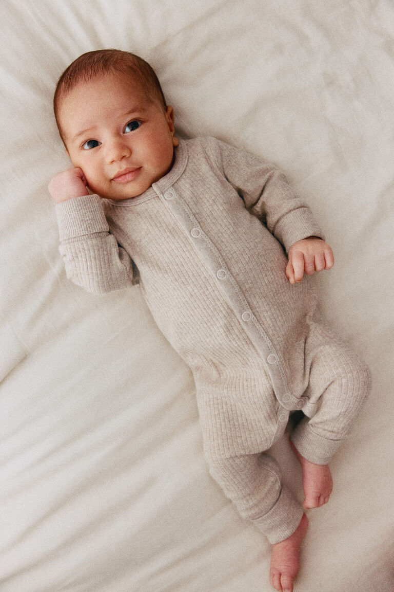 Adjustable-fit romper suit