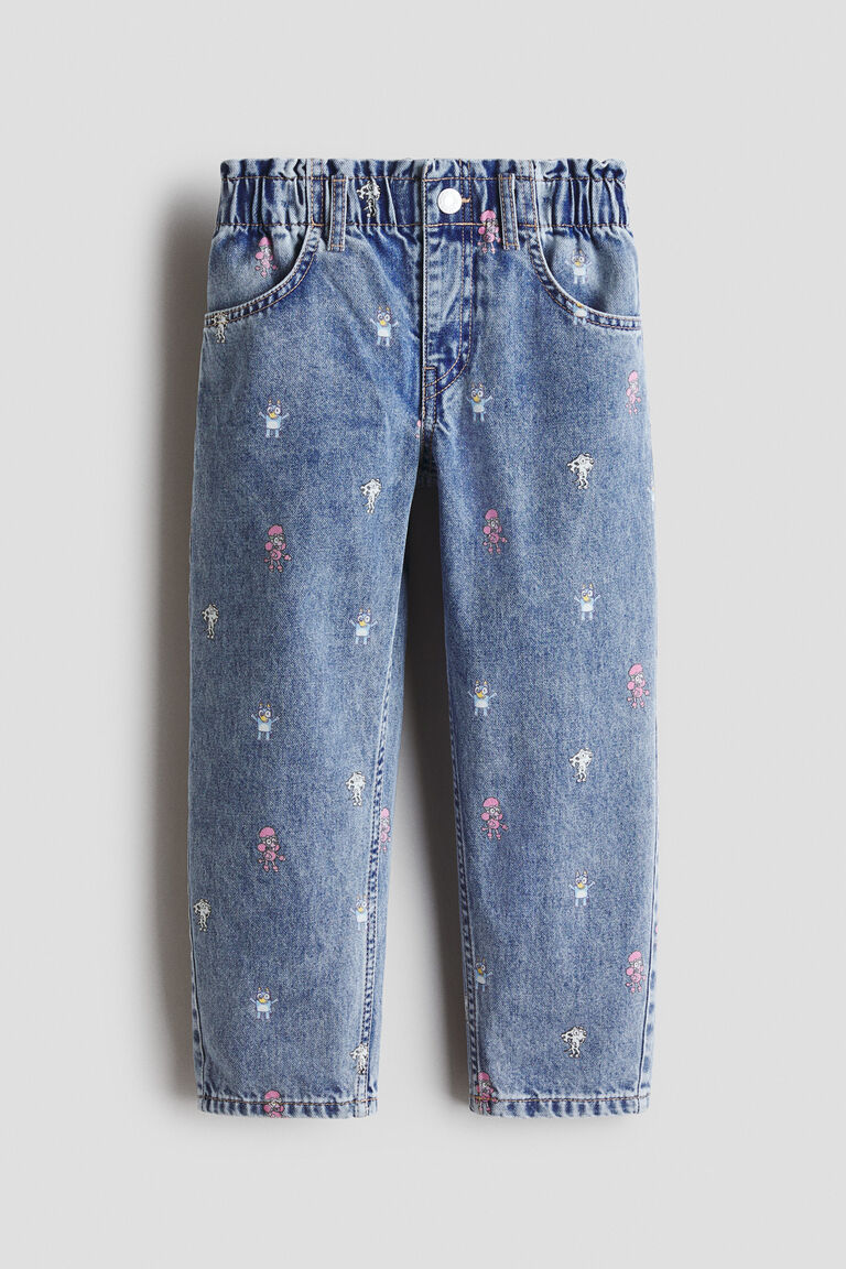 Loose Fit Tapered Jeans