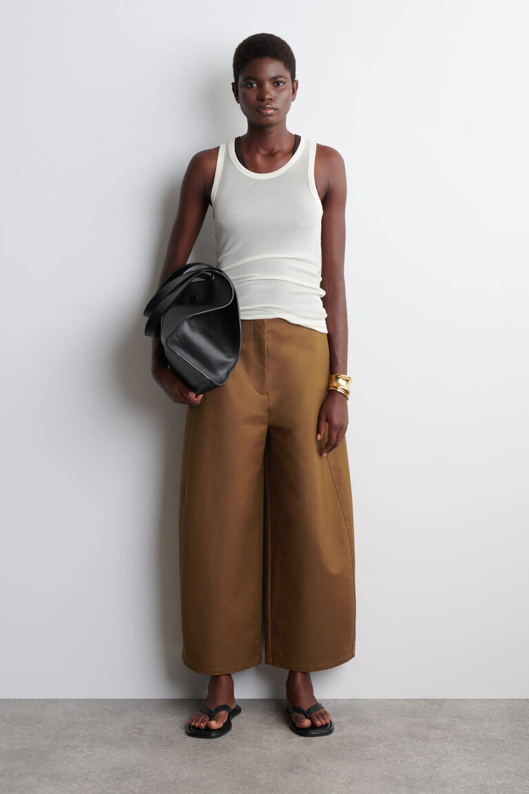 CROPPED BARREL-LEG COTTON TROUSERS