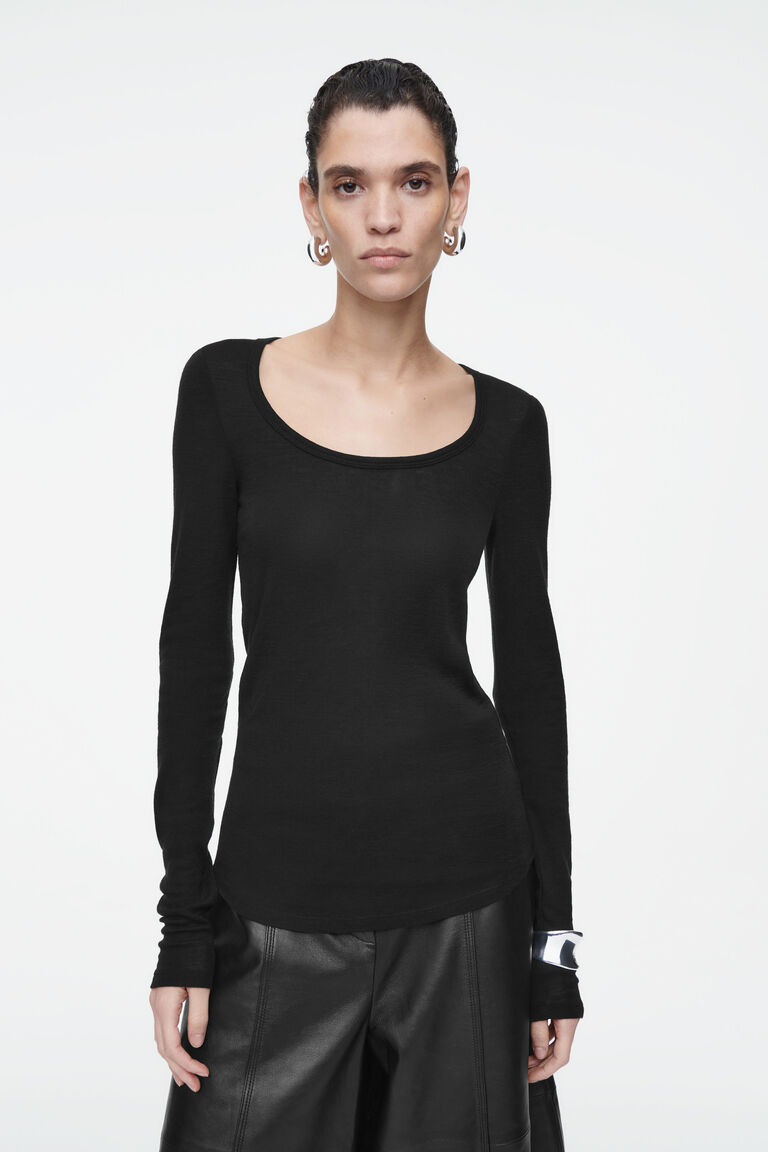 SCOOP-NECK MERINO WOOL LONG-SLEEVED TOP