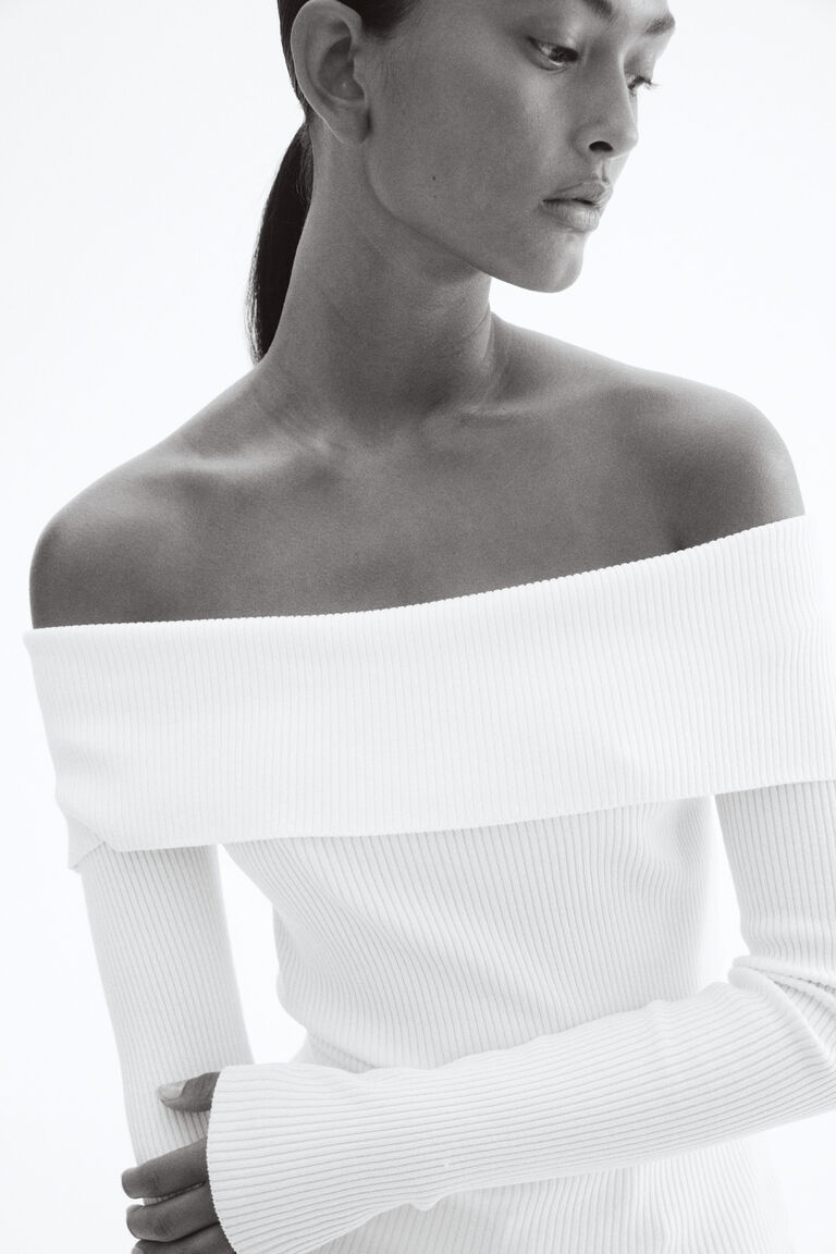 andwang Ribbon off shoulder knit set 白