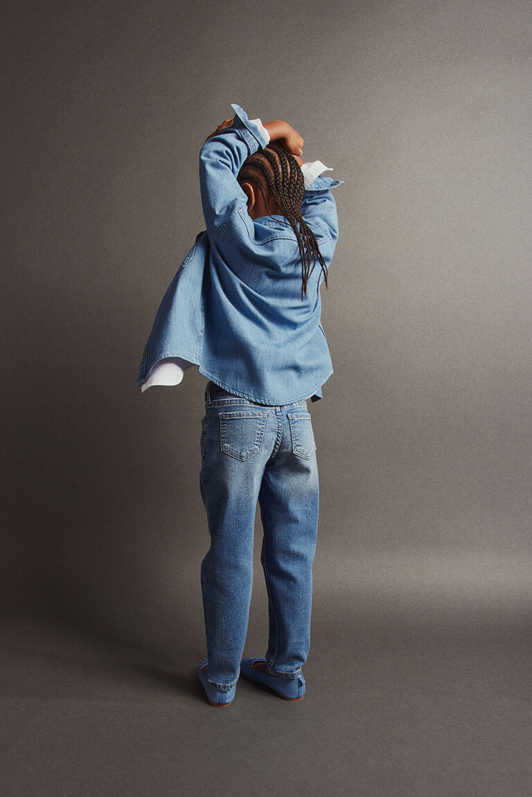 กางเกงยีนสทรงหลวม(Relaxed Fit)