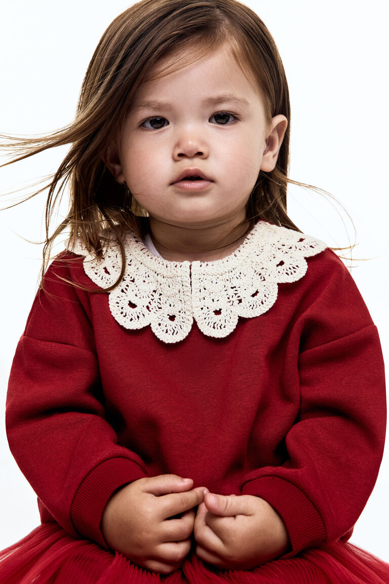 Collared sweatshirt