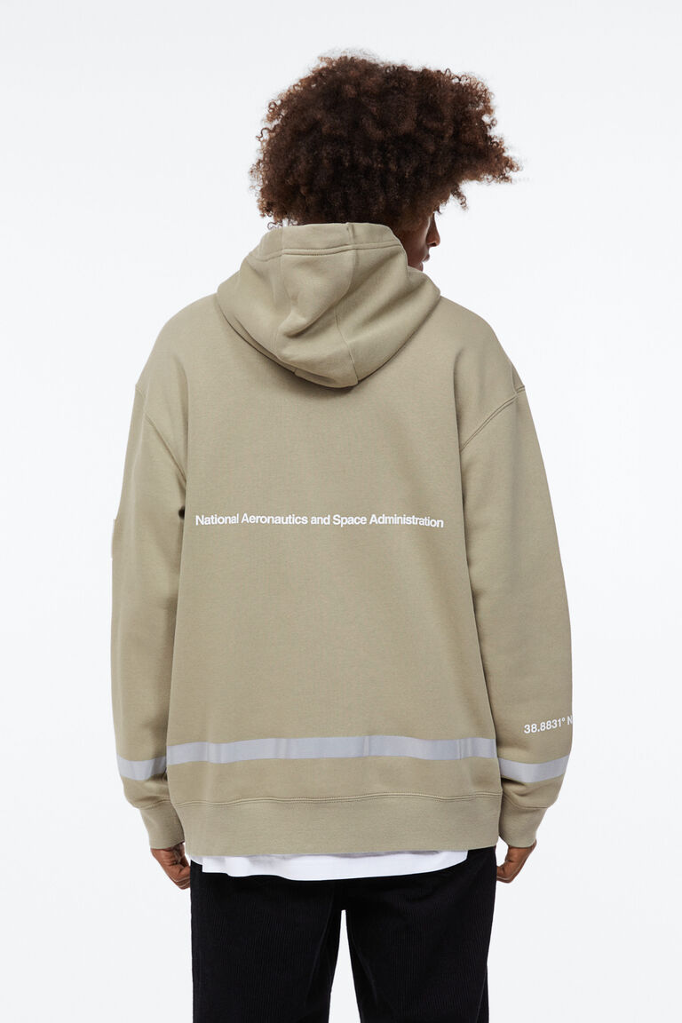 Soft Relaxed Fit Hoodie and Jogger Set Designed for All-Day Comfort