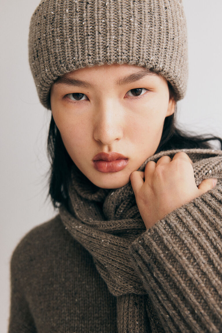 HYKE 25AW RIBBED KNIT WOOL BEANIE Rib-knit beanie