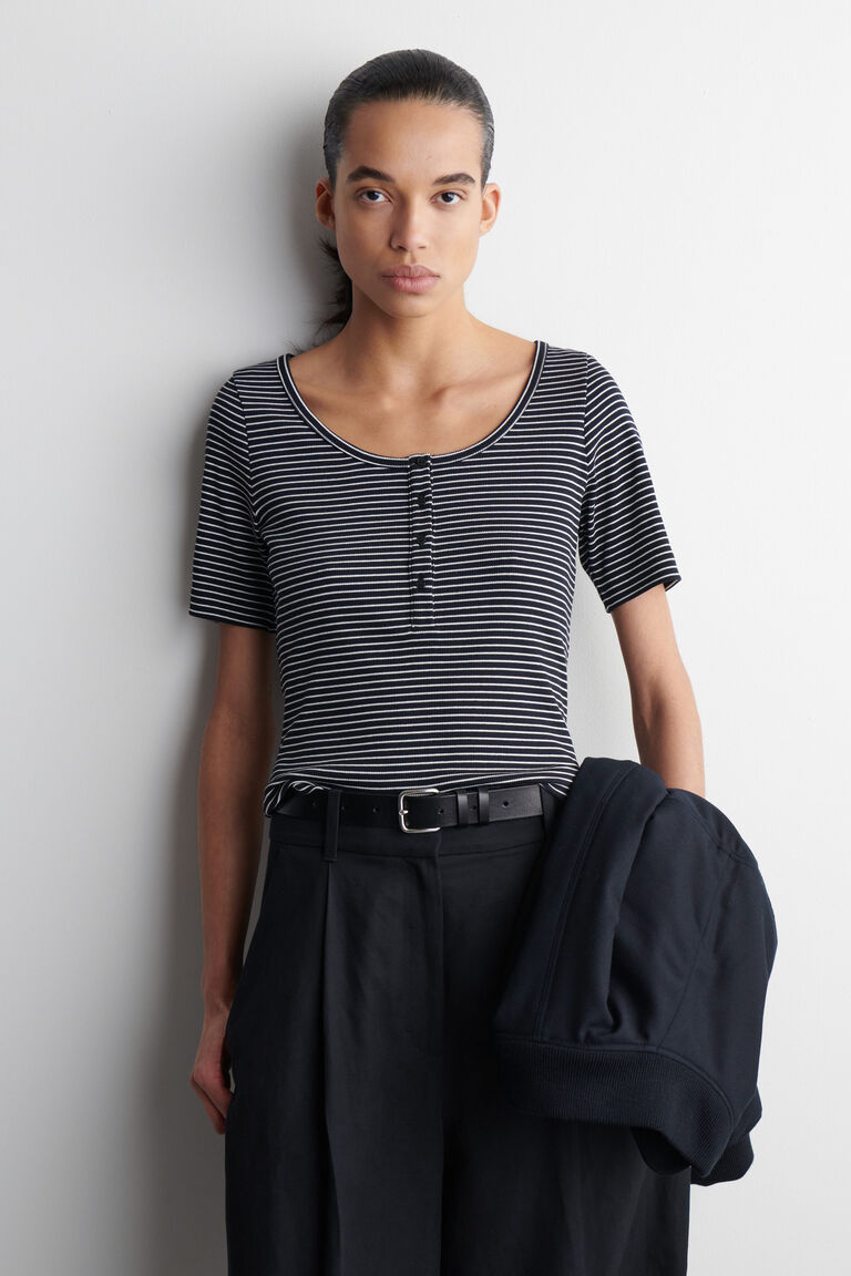 RIBBED HENLEY T-SHIRT