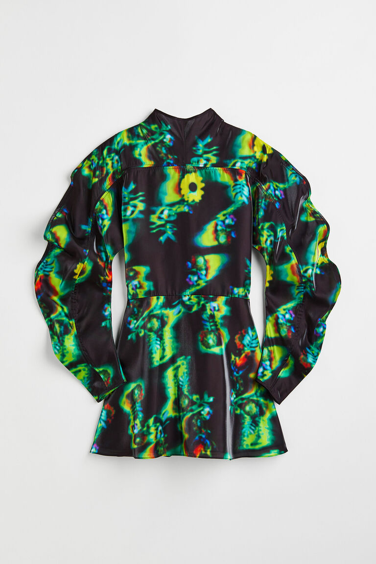 Babydoll dress with rounded sleeves