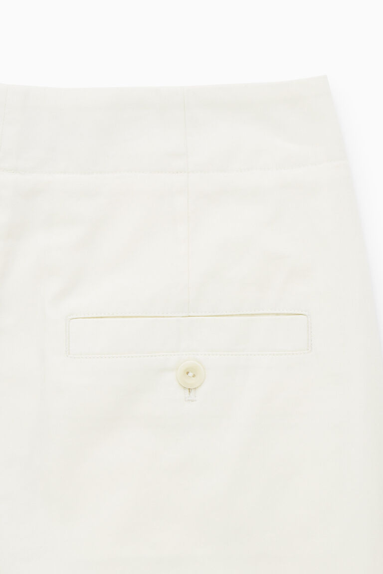 PLEATED BARREL-LEG TWILL CHINOS