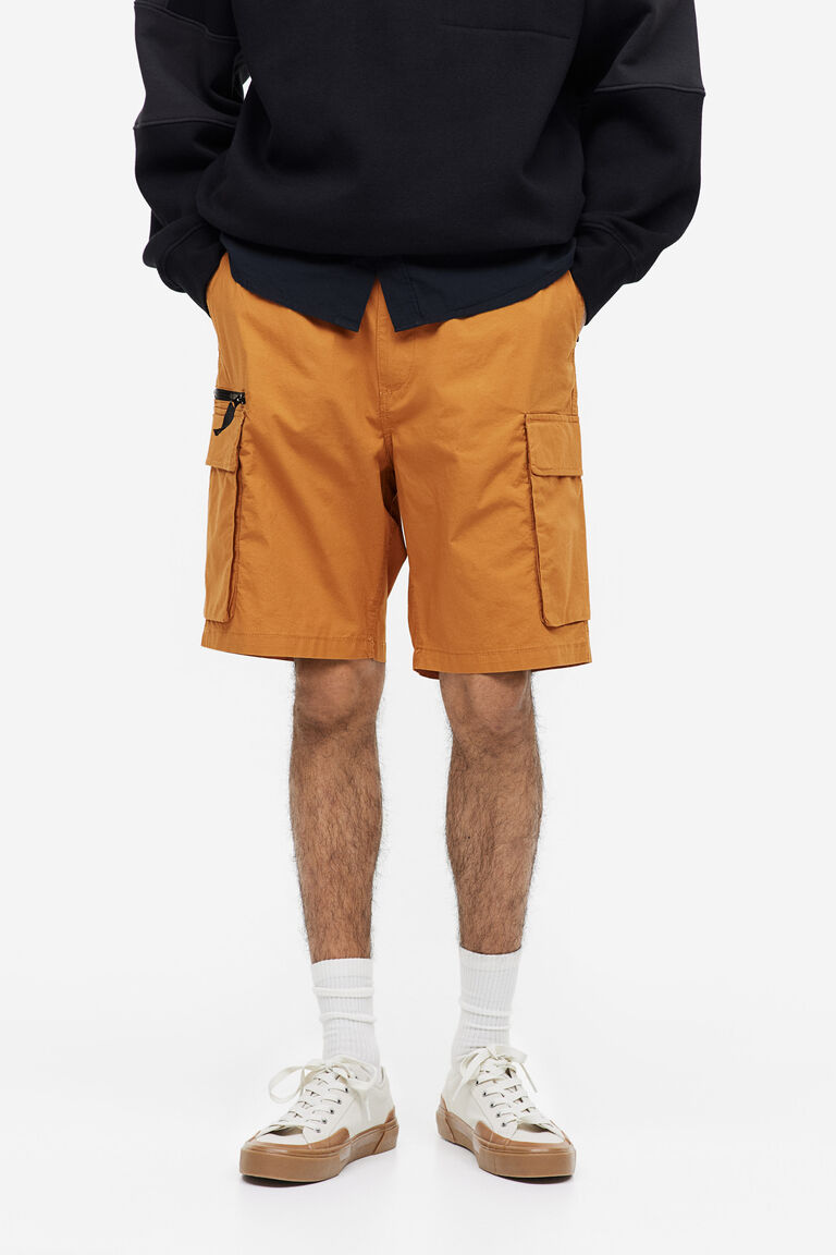 Regular Fit Kneelength cargo shorts