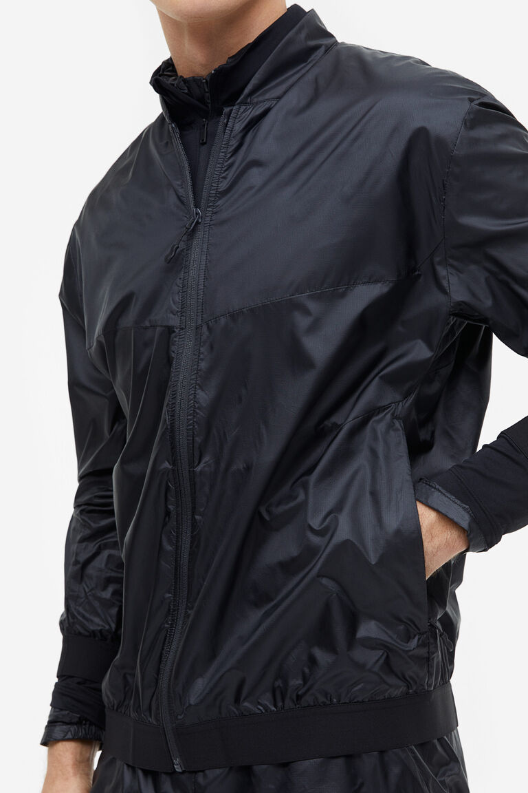 Lightweight running jacket