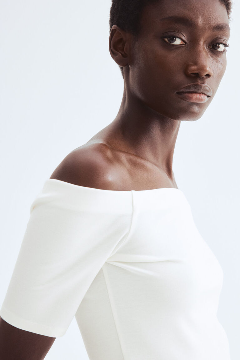 Off-the-shoulder top