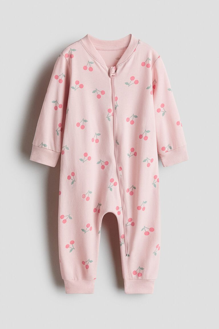 Patterned sleepsuit