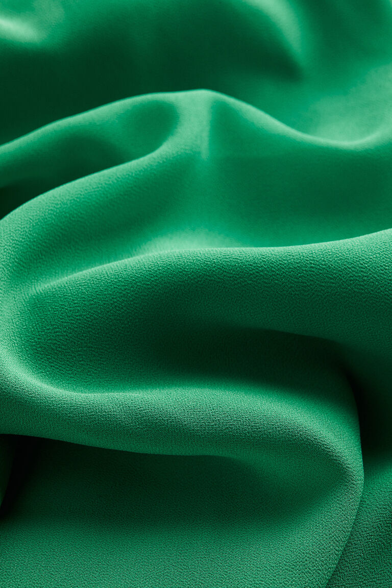 V-Neck Half Sleeve Short Pleated Chiffon Dress Dark Green
