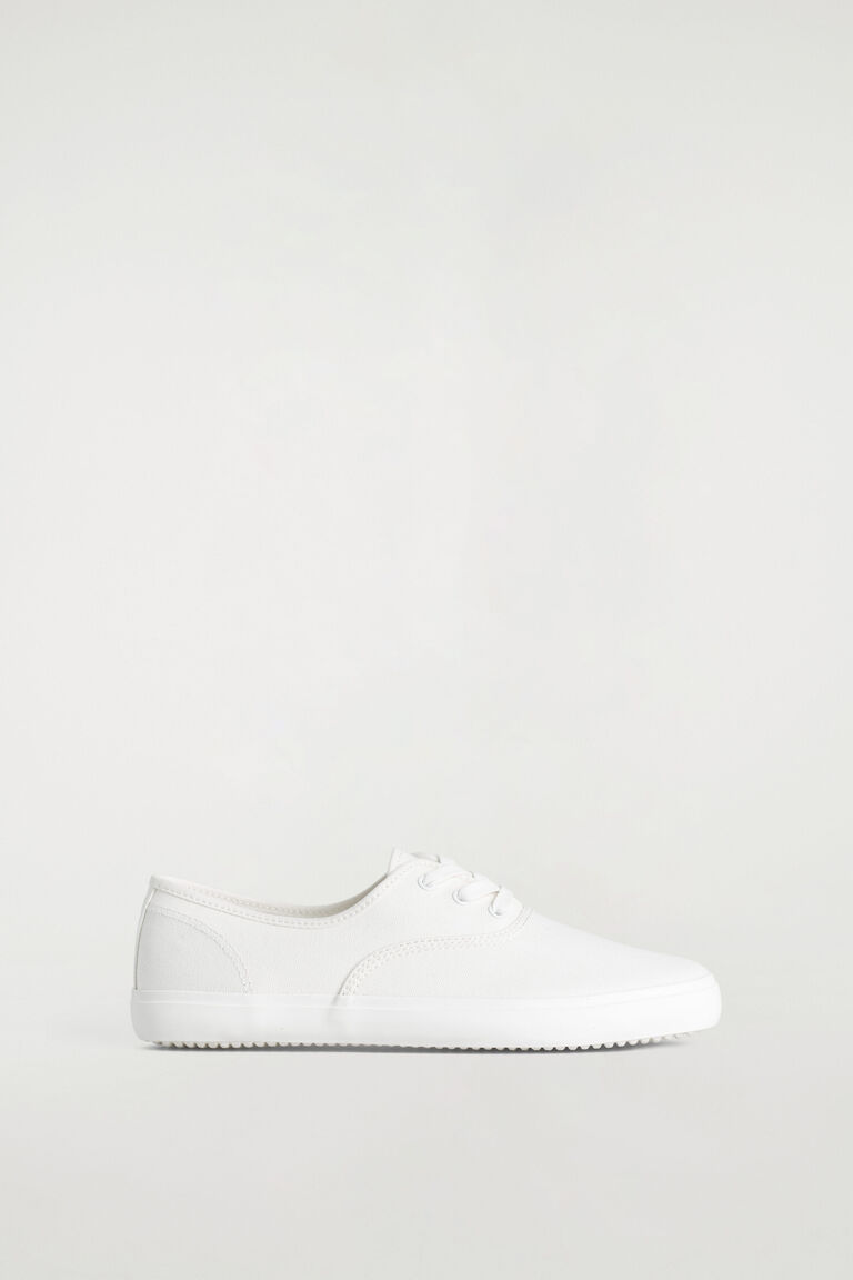 CANVAS PLIMSOLL TRAINERS
