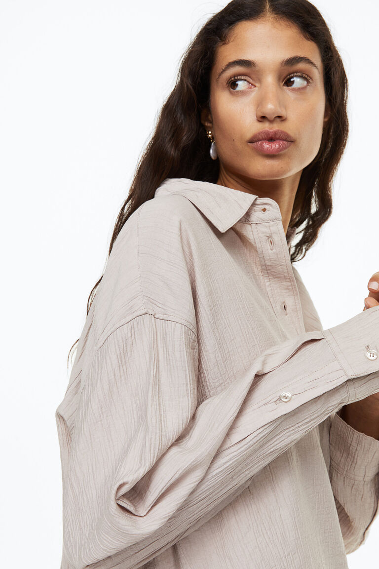 CRINKLED BLACK SHIRT