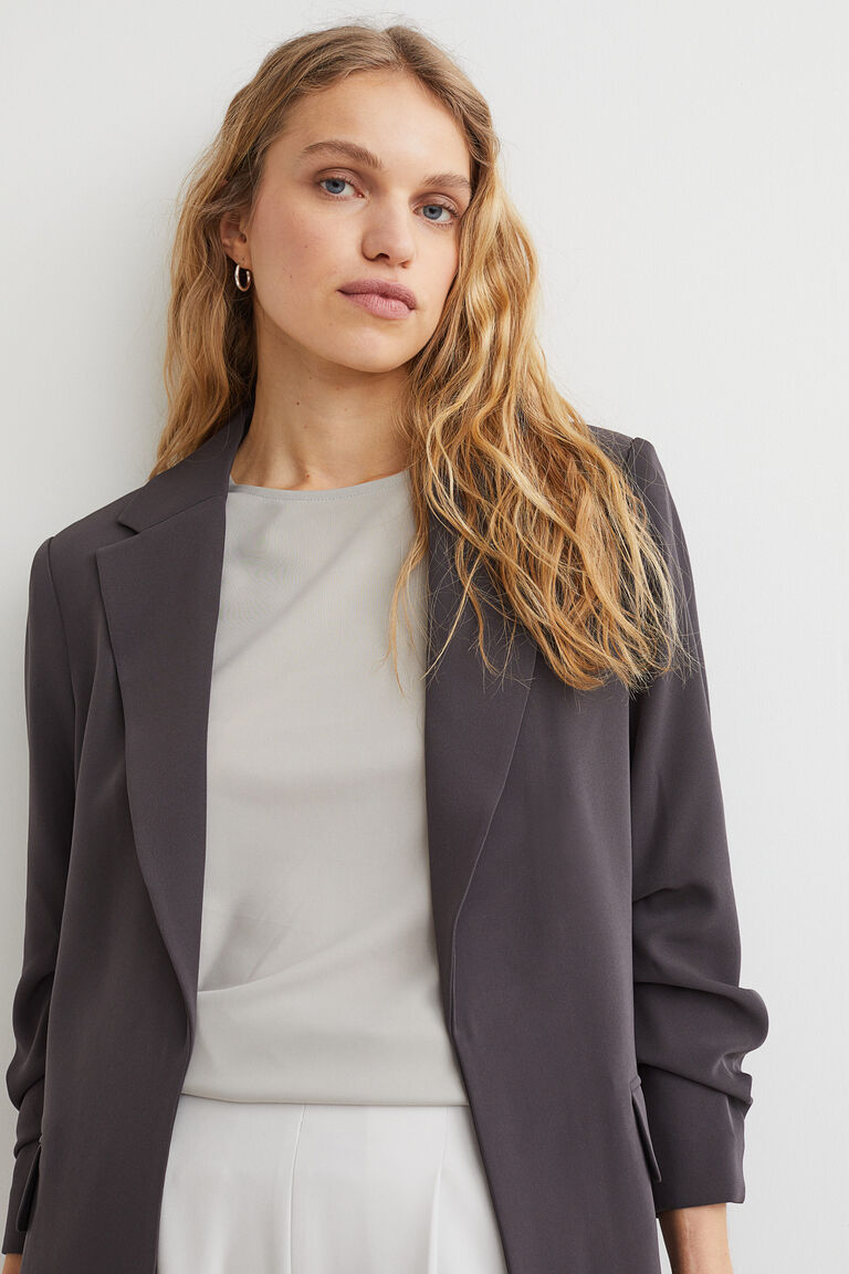 Gatheredsleeve jacket