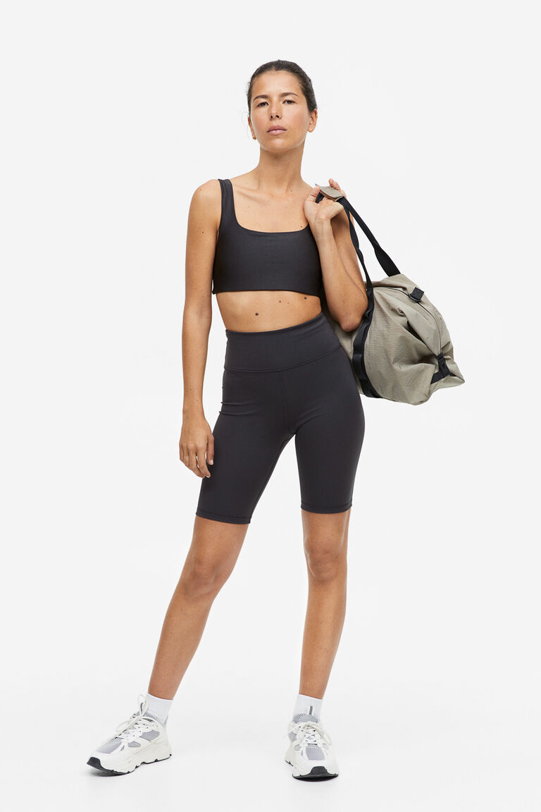 Sports cycling shorts