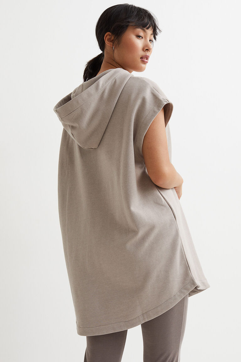 Sleeveless hoodie