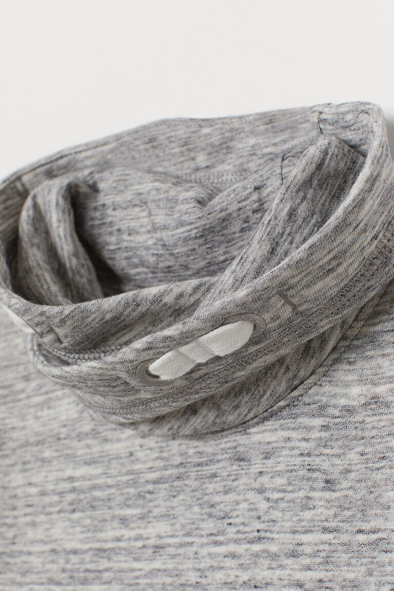 Funnelcollar sweatshirt