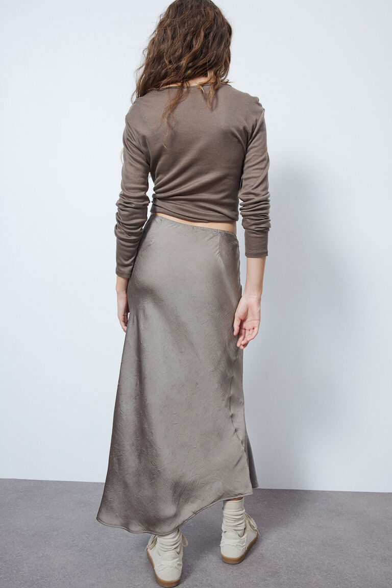 Crinkled satin maxi skirt