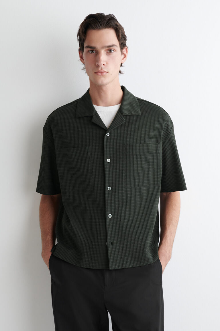 RELAXED TEXTURED COTTON RESORT SHIRT