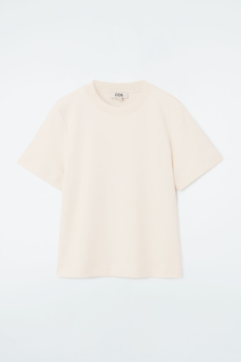 เสื้อยืดทรงมาตรฐานแบบเรียบ