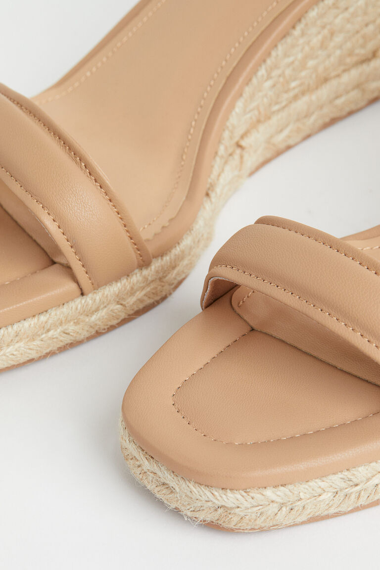 Wedgeheeled espadrilles
