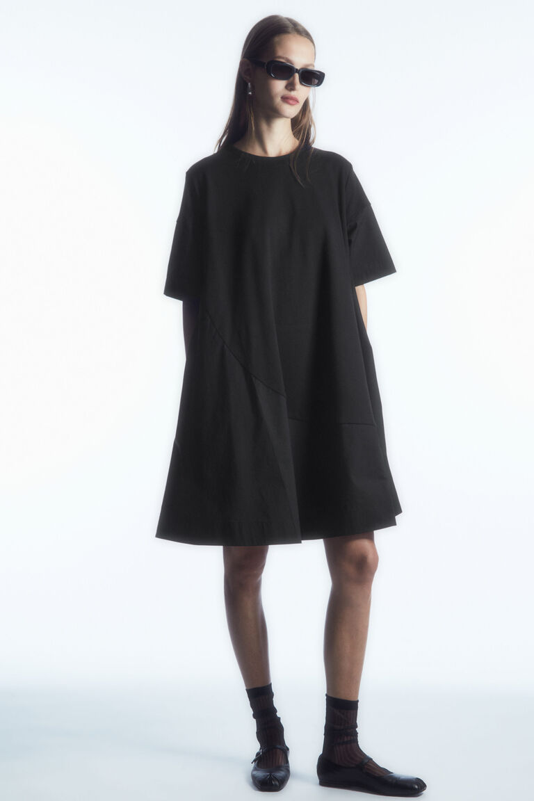 CONTRAST-PANEL MINI T-SHIRT DRESS