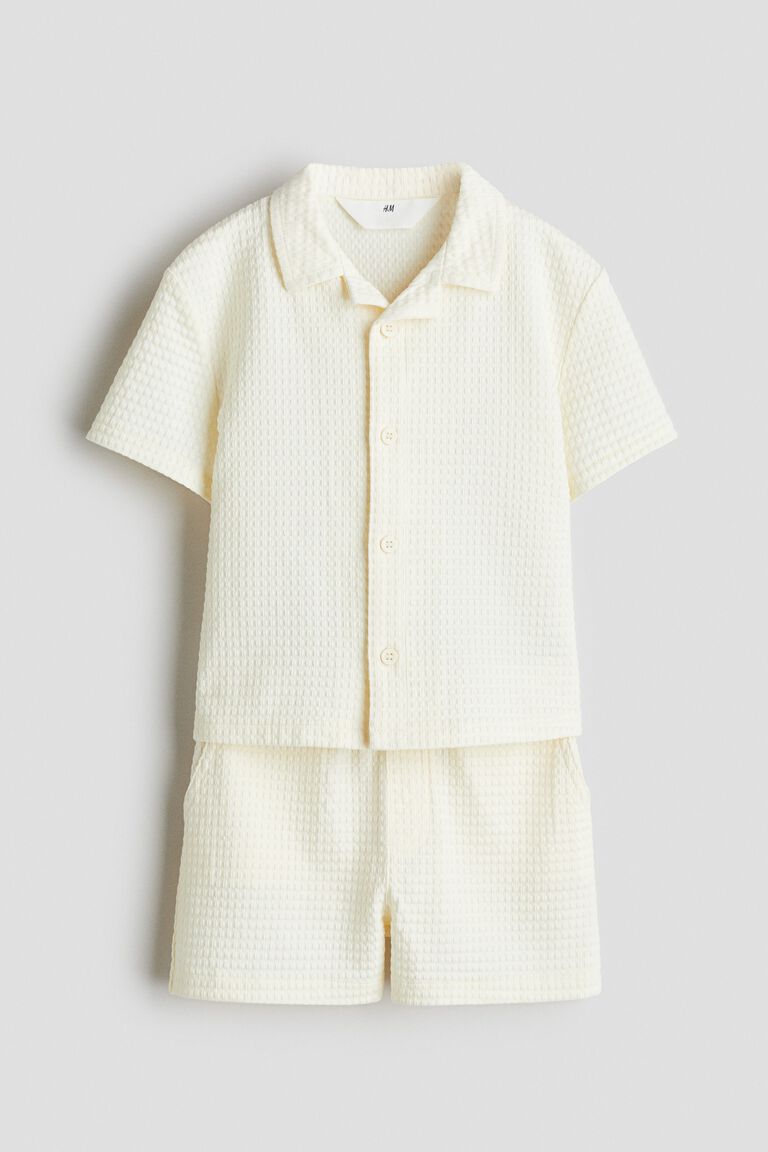 2-piece shirt and shorts set