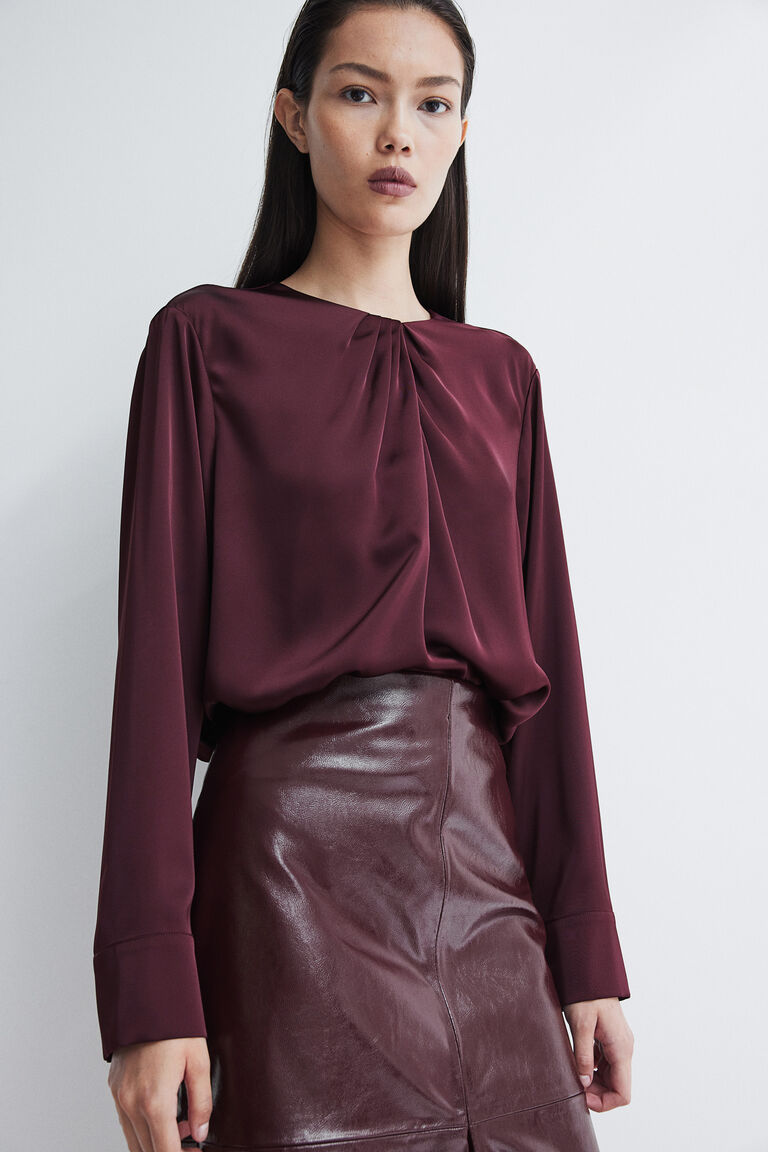[美品]HAVEL studio EMBOS SATIN PLEATED SK Asymmetric top in matte satin fabric - black - Yves Salomon