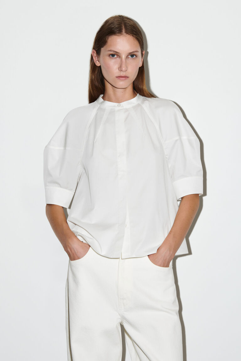PUFF-SLEEVE BLOUSE