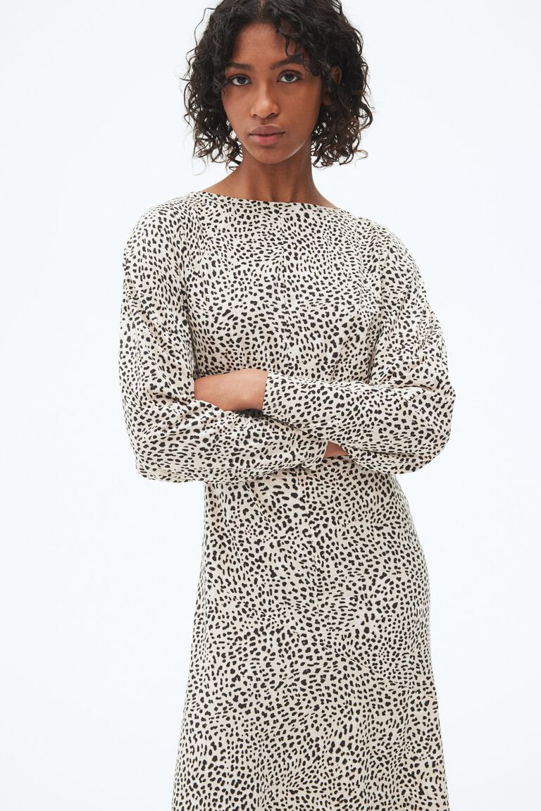 Boat-neck dress