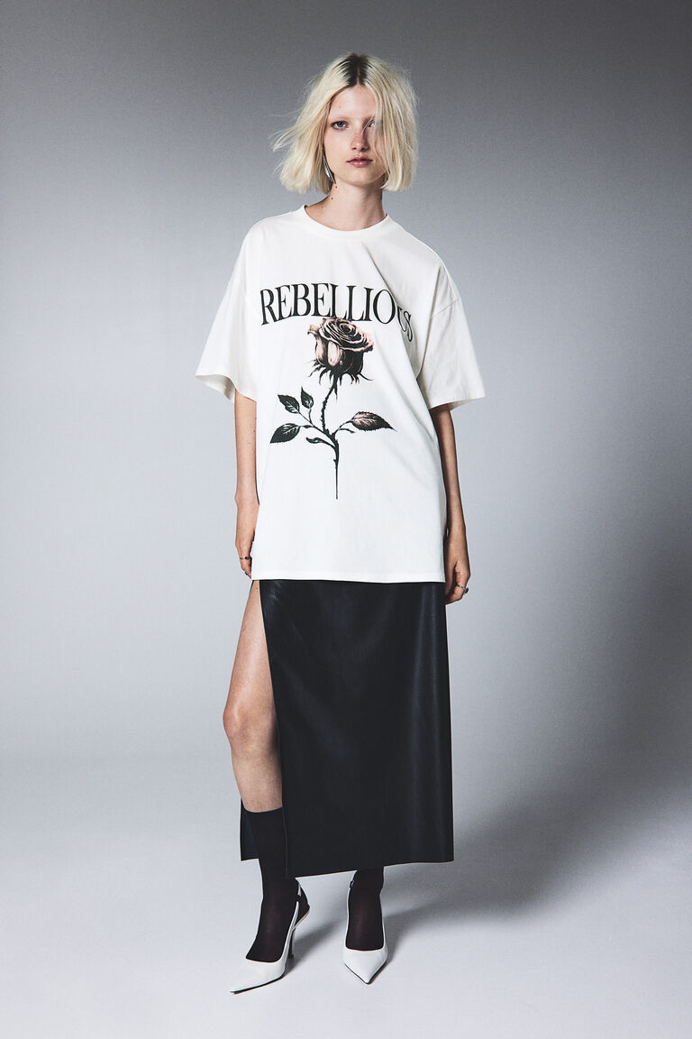 A .   OVERSIZED PRINTED T - SHIRT