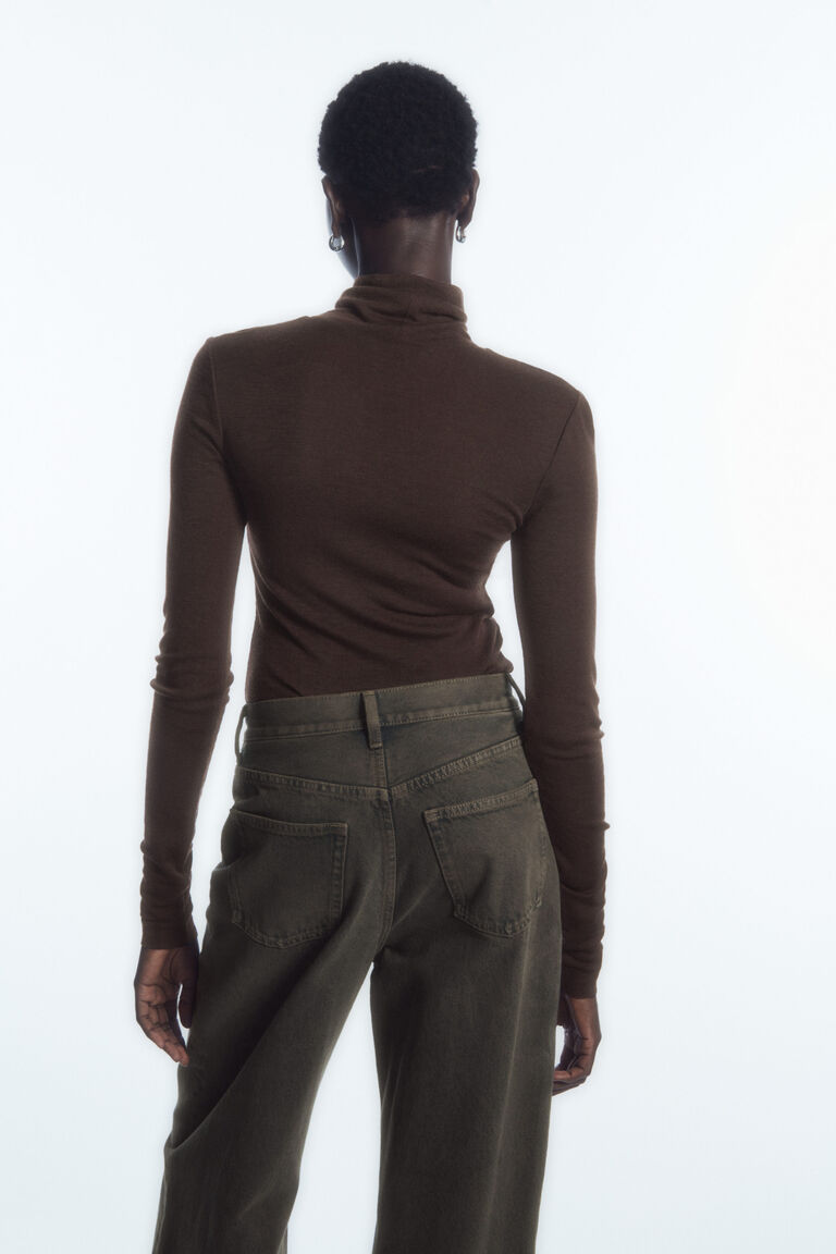 「2025Autumn Pre-Order」ピュアメリノウールタートルトップ / Pure Merino Wool Turtleneck Top レデ a802ee23ba8a003ba27a88149993f1