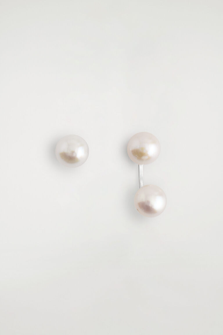 ASYMMETRIC FRESHWATER PEARL EARRINGS