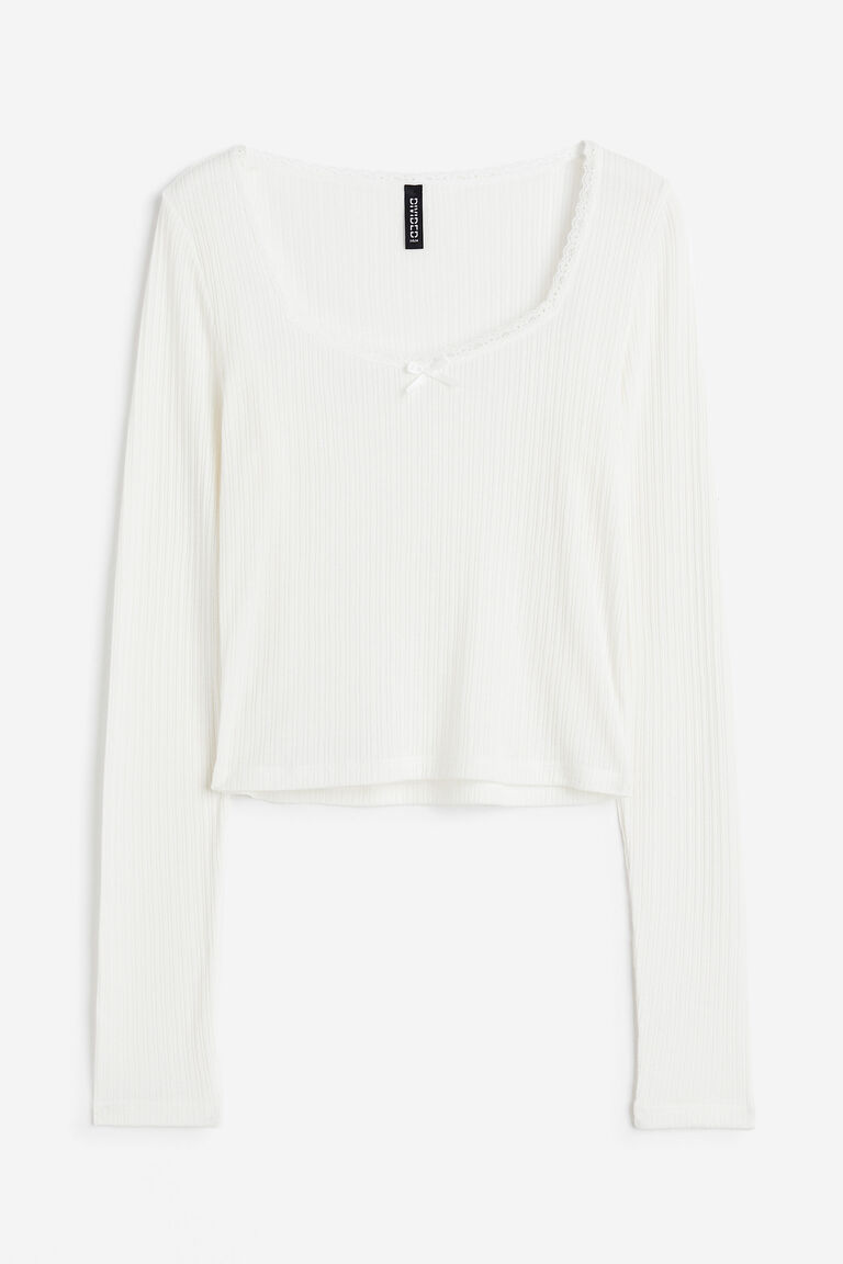 Lacetrimmed ribbed top