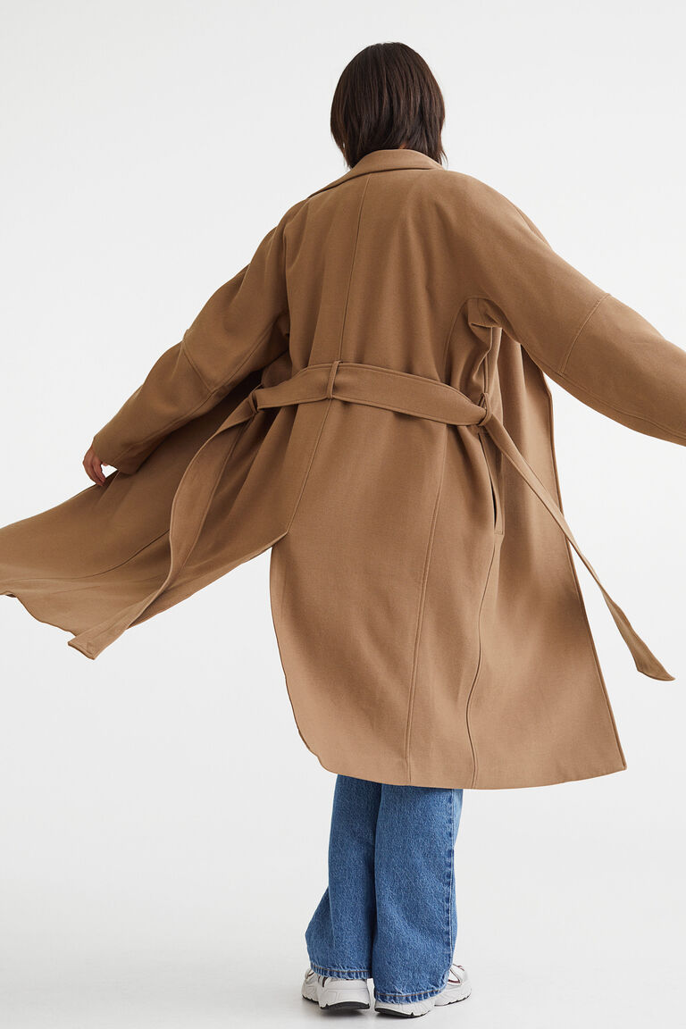 Oversized tiebelt coat