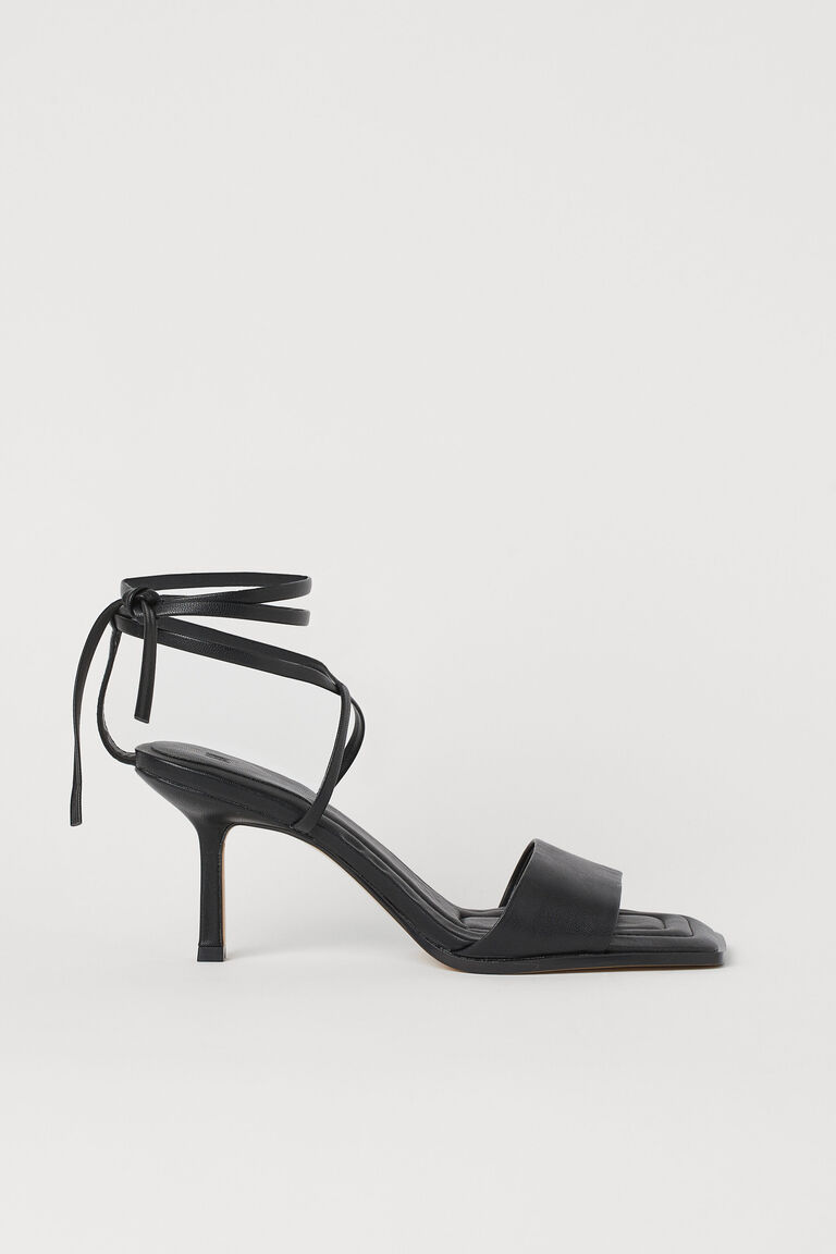 Tiestrap sandals