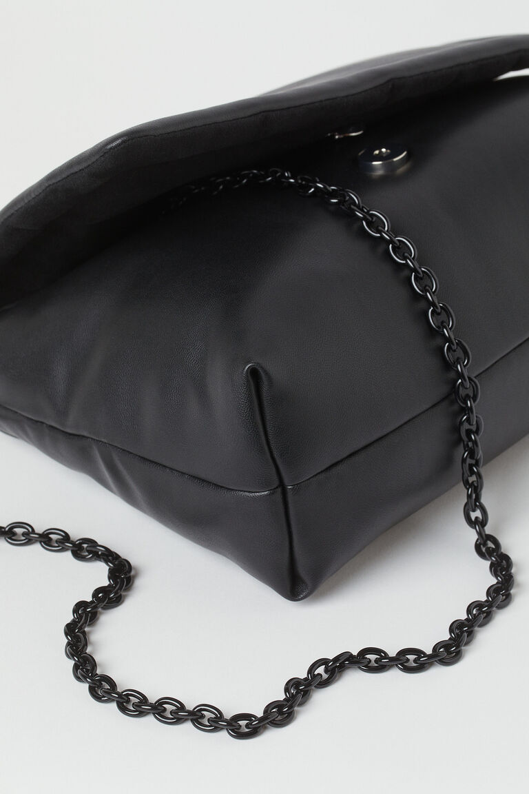 Padded shoulder bag