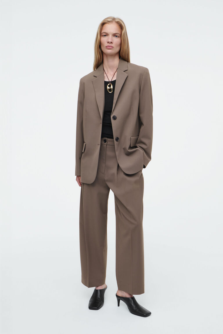 PLEATED BARREL-LEG WOOL-BLEND TROUSERS