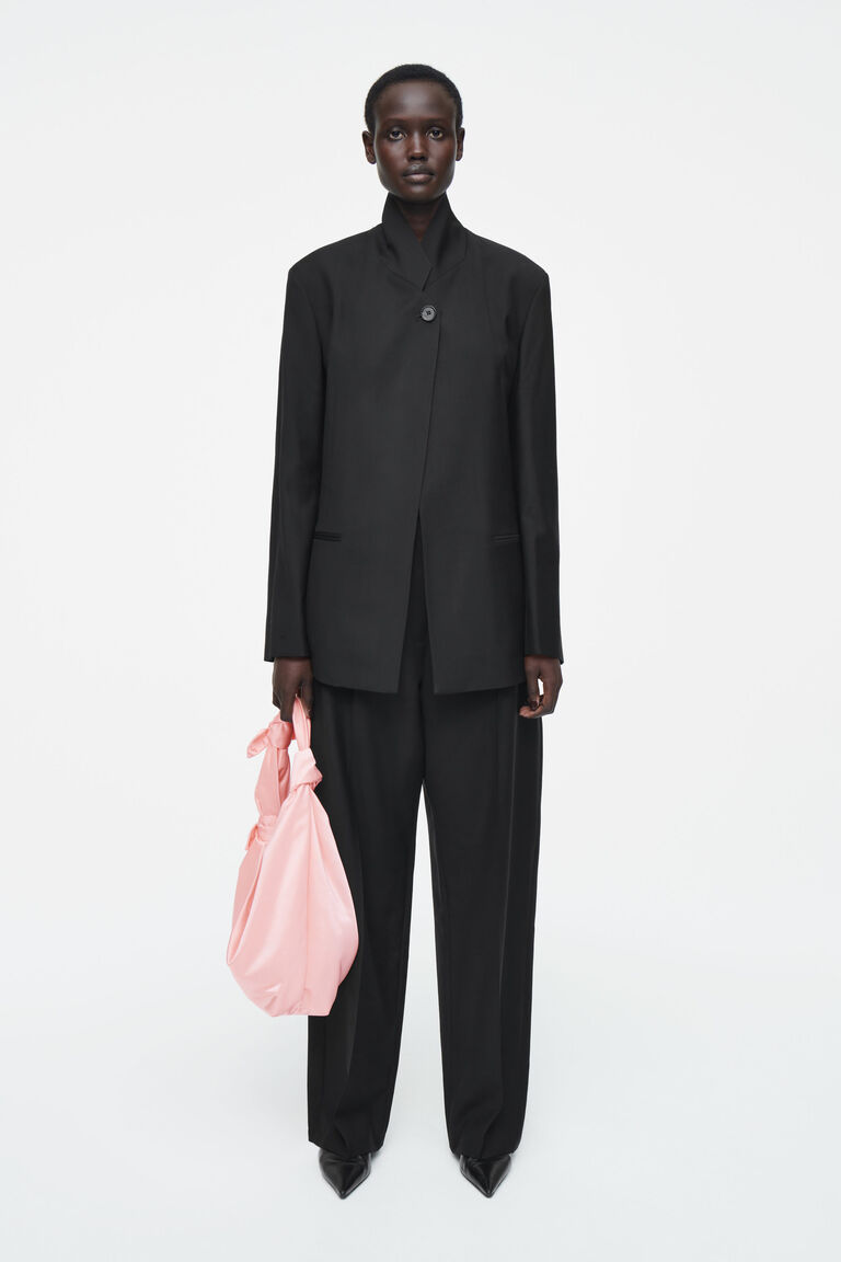ショルダーバッグ・ポシェット [Cos] Nylon Hitch Shoulder Bag Black HITCH SHOULDER BAG - NYLON HITCHショルダーバッグ - ナイロン