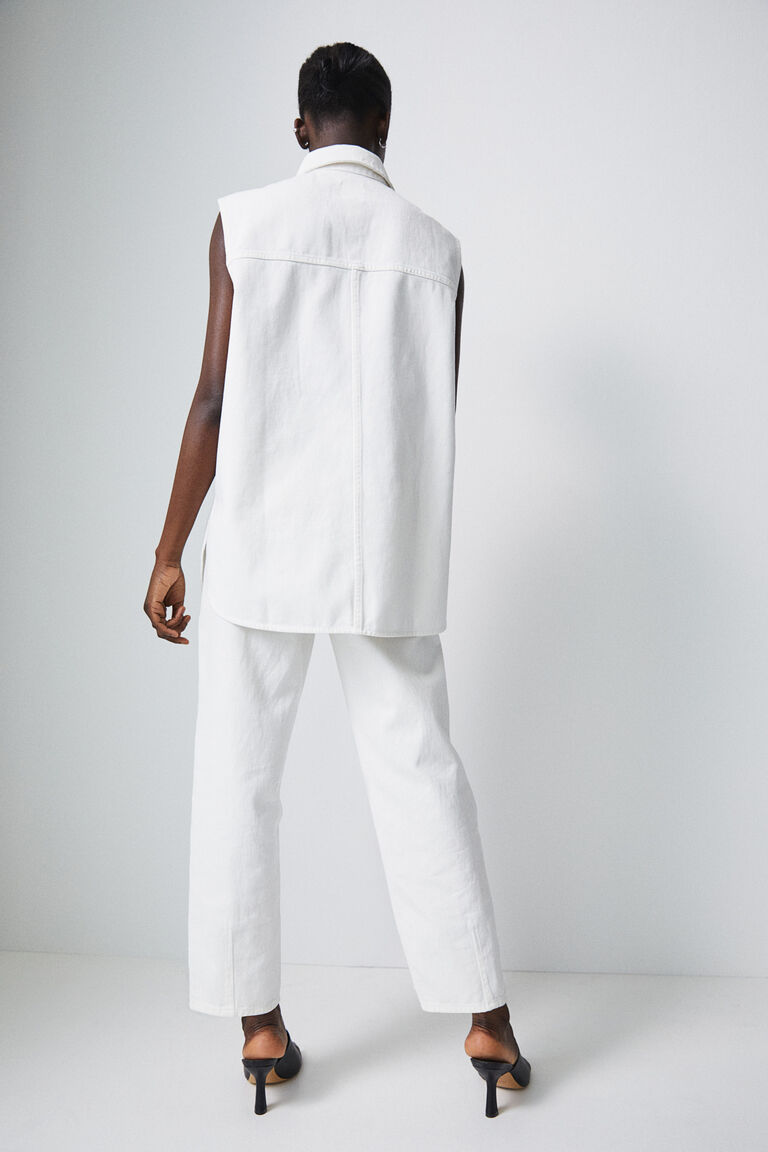 Sleeveless shirt jacket