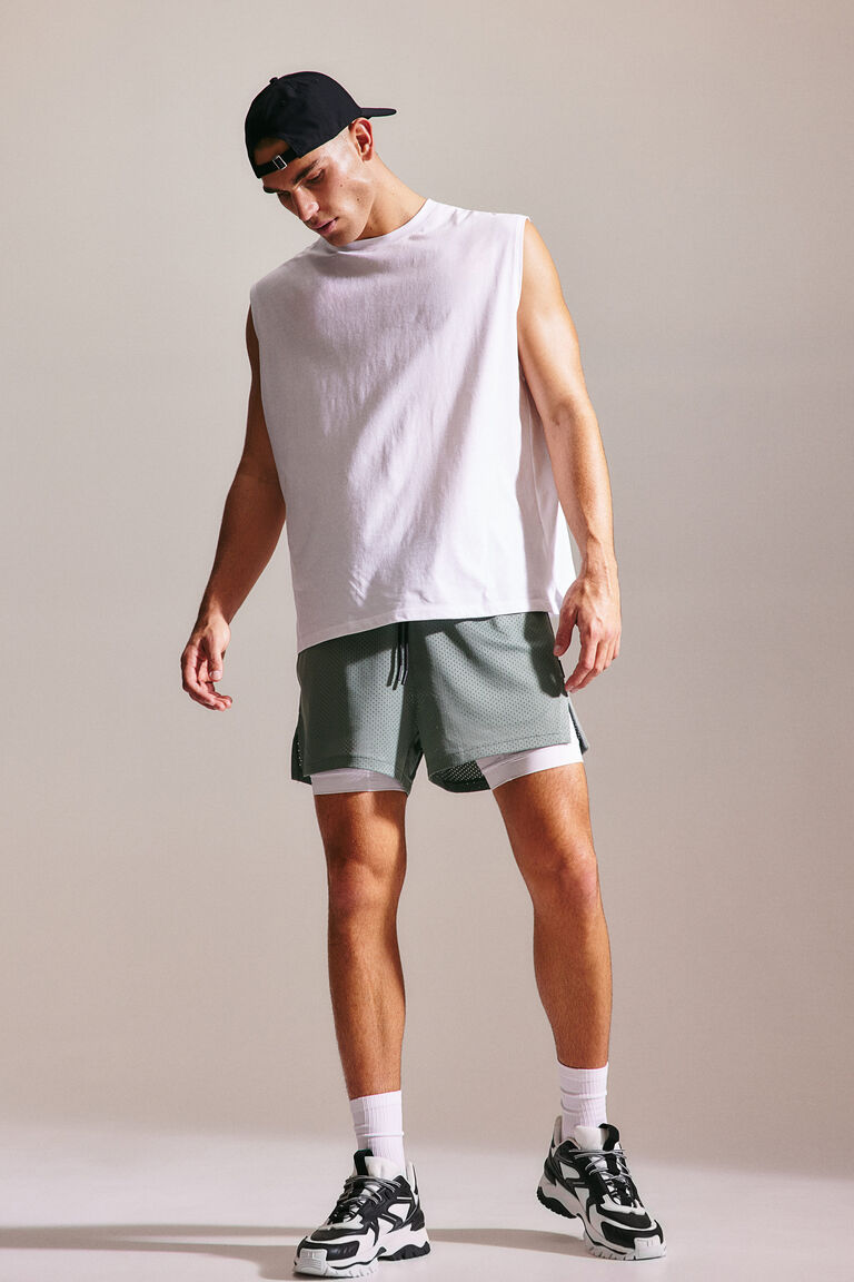Mid-length 2-in-1 sports shorts in DryMove™