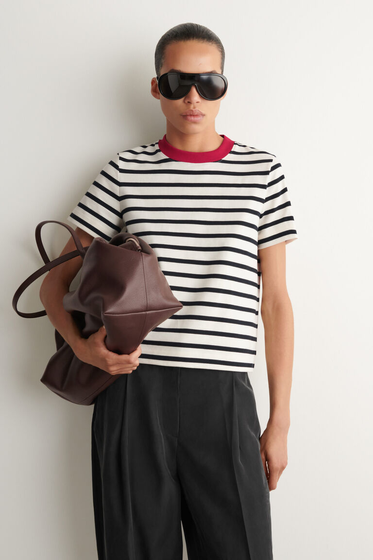 CLEAN CUT T-SHIRT